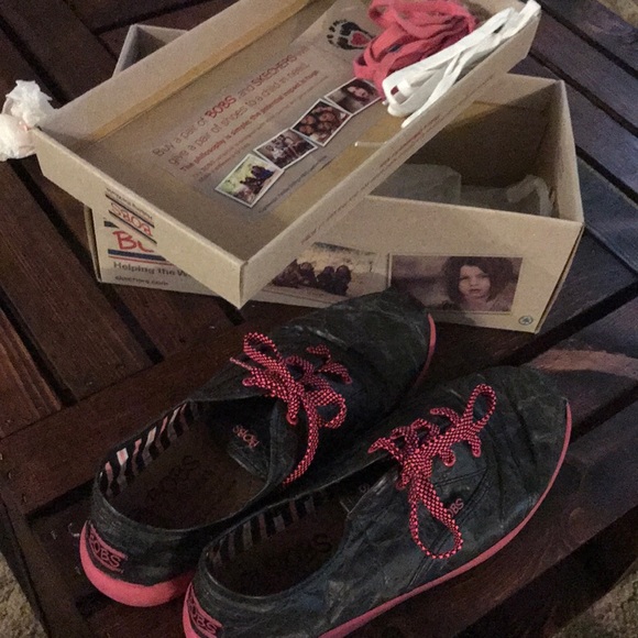 Skechers Shoes - Skechers Bobs Sneakers!
